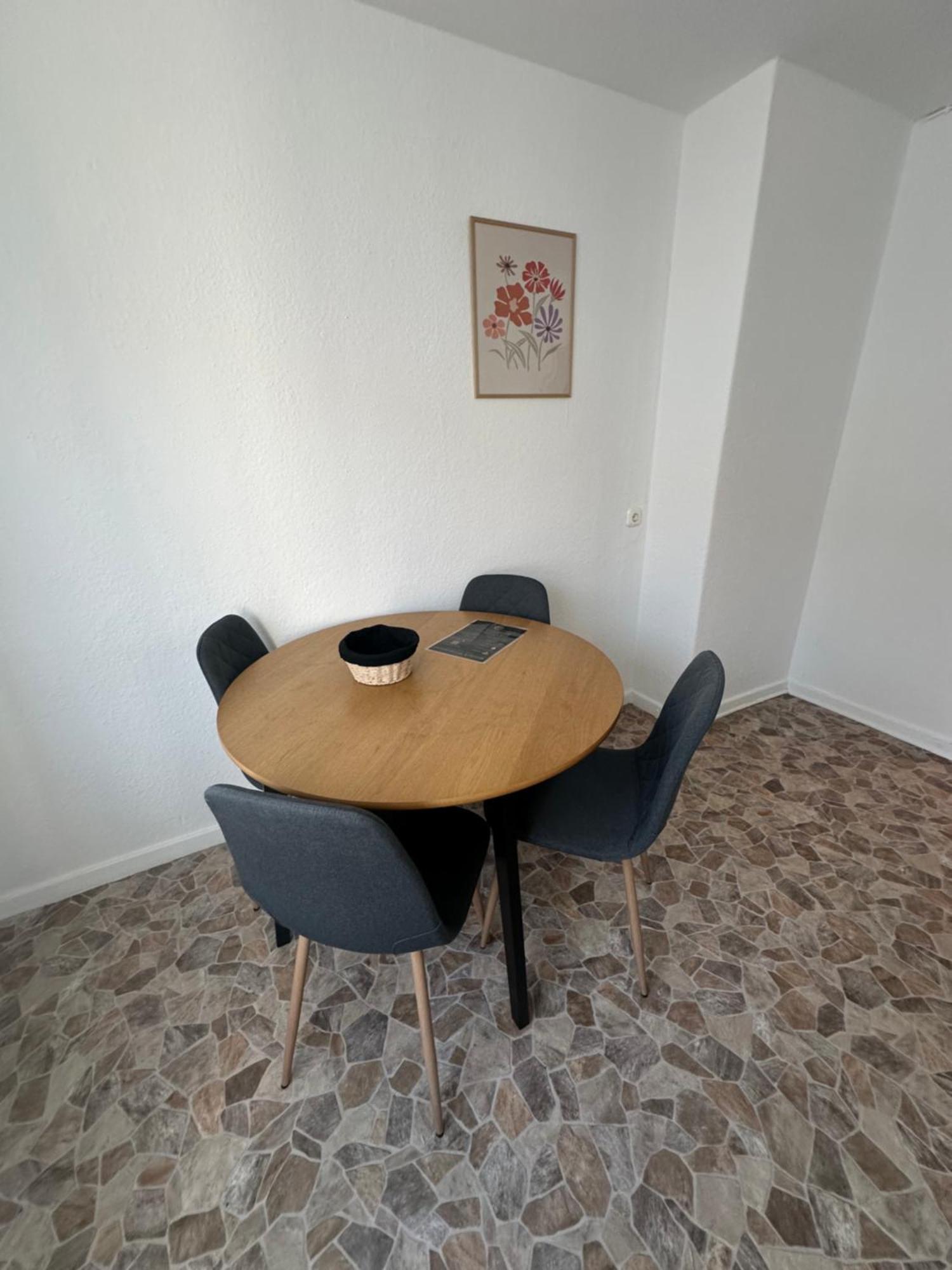 Doppelbett Vahrenwald-list Apartment *
