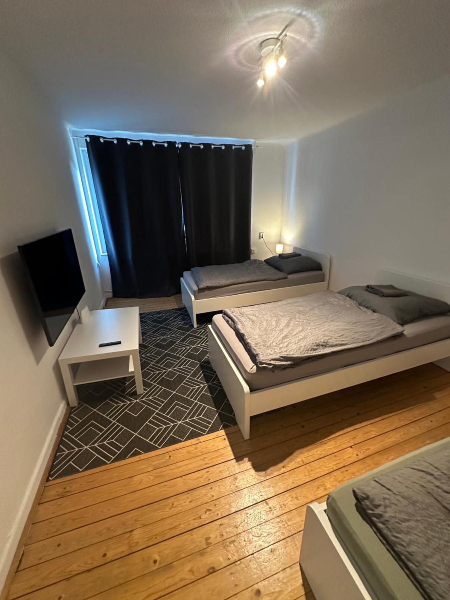 Doppelbett Vahrenwald-list Apartment Hannover