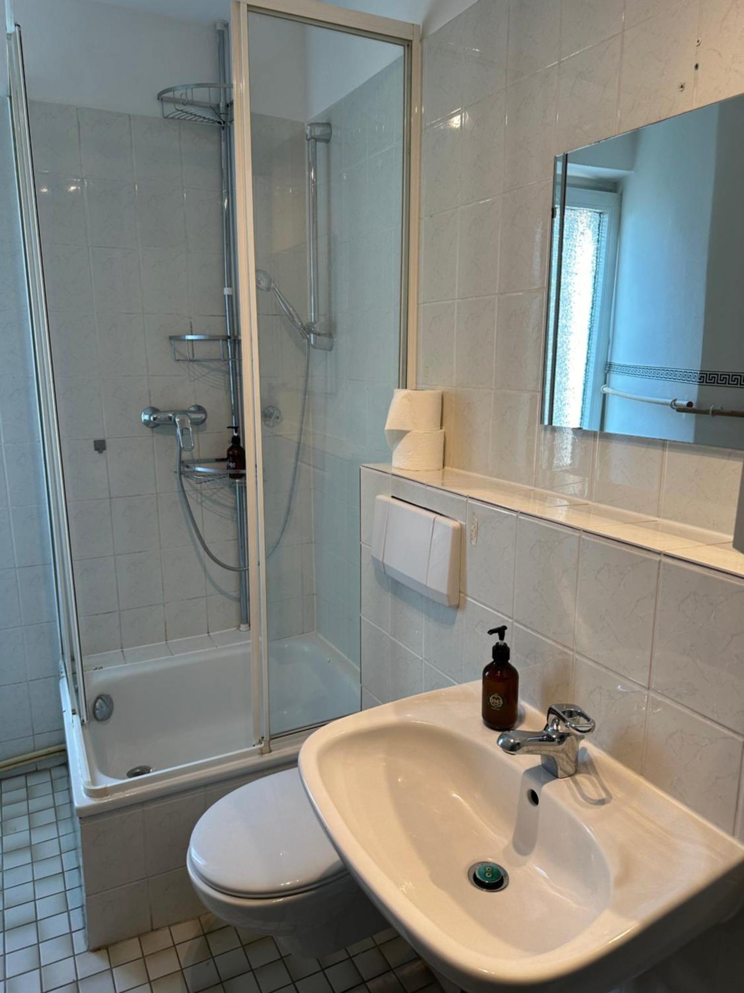 Doppelbett Vahrenwald-list Apartment